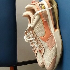 Nike Air Max Pre-Day SE Sun Club Shoes Womens 8.5 Peach White Athletic